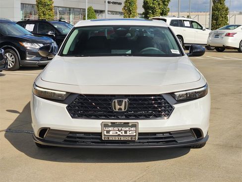 Used 2025 Honda Accord SE image 2
