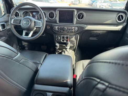 Used 2023 Jeep Wrangler Unlimited Sahara AWD/4WD image 7