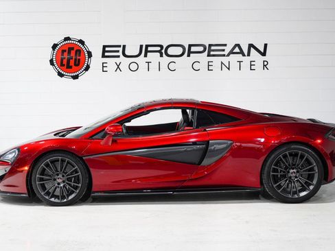 Used 2018 McLaren 570S Spider image 8