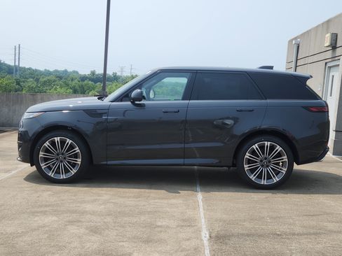 New 2025 Land Rover Range Rover Sport Dynamic SE image 6