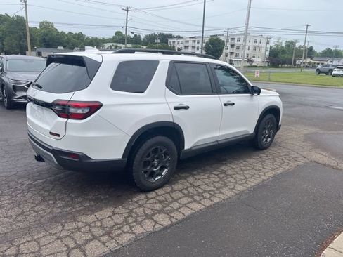 Used 2025 Honda Pilot TrailSport image 21