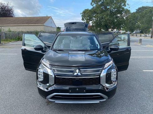 New 2025 Mitsubishi Outlander SE image 30