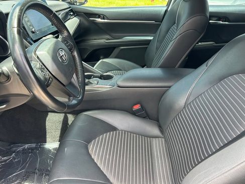 Used 2021 Toyota Camry SE FWD image 11