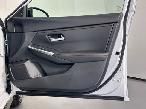 Used 2025 Nissan Sentra SR w/ Midnight Edition FWD image 9