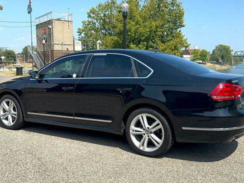 Used 2013 Volkswagen Passat TDI SE image 6