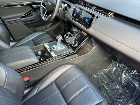 Used 2022 Land Rover Range Rover Evoque R-Dynamic SE image 32