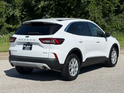 Used 2023 Ford Escape Active AWD/4WD image 12