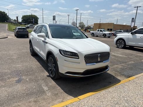 Used 2022 Lincoln Nautilus Reserve w/ Equipment Group 201A image 2