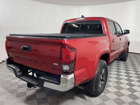 Certified 2021 Toyota Tacoma SR5 AWD/4WD image 7