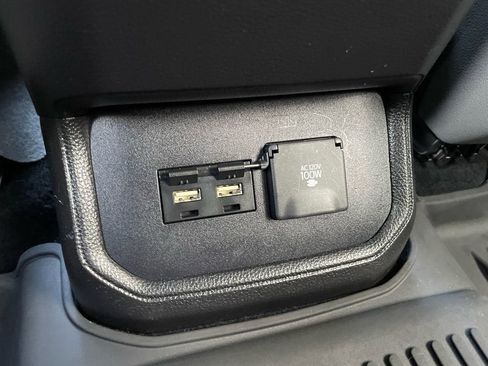 Used 2021 Toyota Highlander Platinum image 26