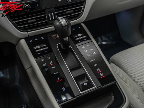 Used 2022 Porsche Macan S image 39