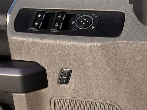 Used 2022 Ford F250 XLT image 25