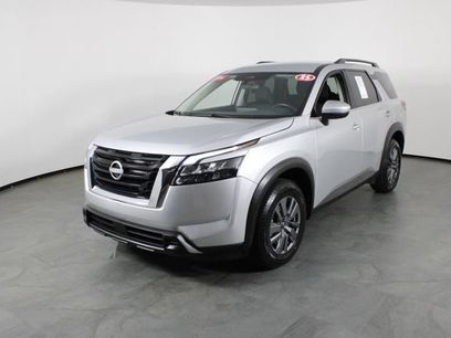 Used 2025 Nissan Pathfinder SV