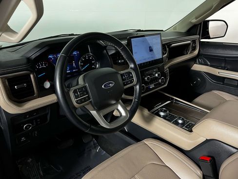 Used 2024 Ford Expedition Limited image 12