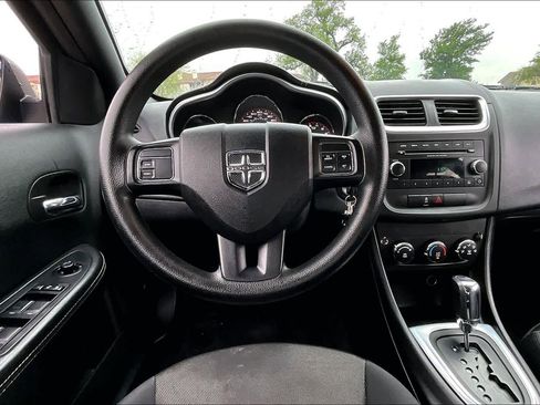 Used 2014 Dodge Avenger SE FWD image 6