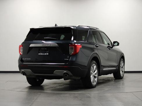Used 2022 Ford Explorer Platinum w/ Technology Package RWD image 4