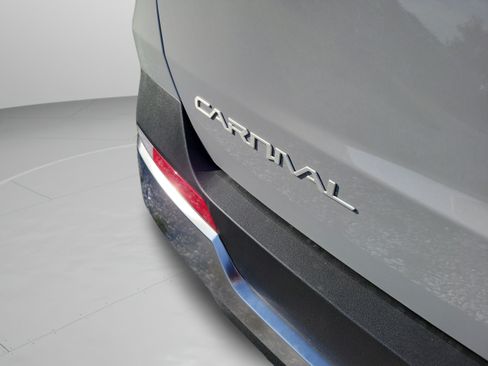 New 2026 Kia Carnival SX FWD image 32