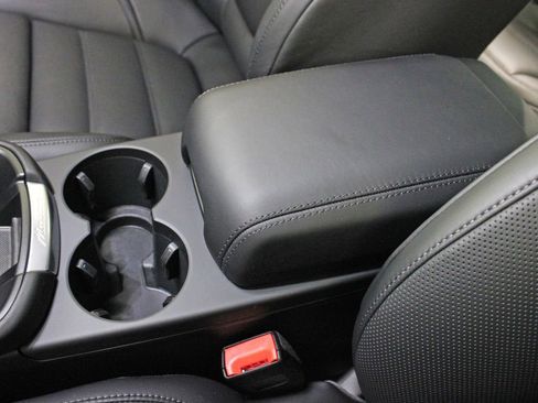 Certified 2026 Porsche Macan GTS AWD/4WD image 31