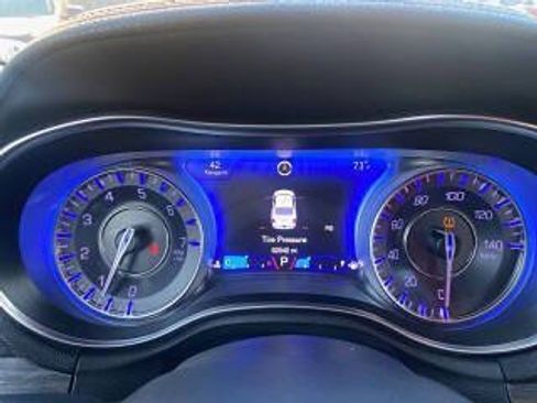 Used 2019 Chrysler 300 Touring w/ Driver Convenience Group RWD image 12