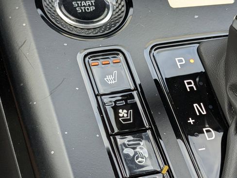 New 2025 Kia Niro SX image 29