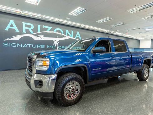 Used 2019 GMC Sierra 2500 SLE image 1