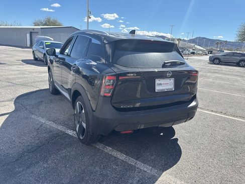 Used 2025 Nissan Kicks SR image 9