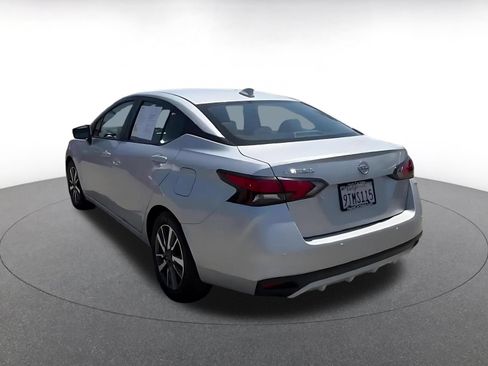 Used 2025 Nissan Versa SV FWD image 11
