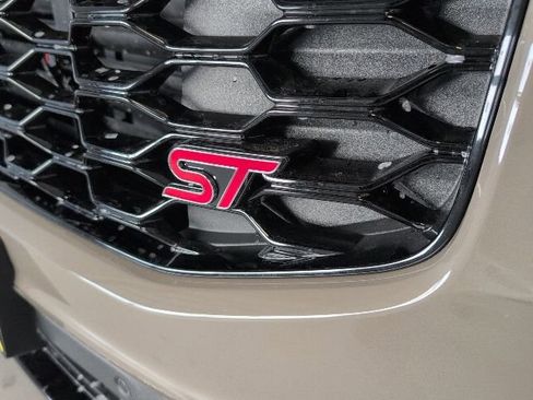 New 2026 Ford Explorer ST image 9