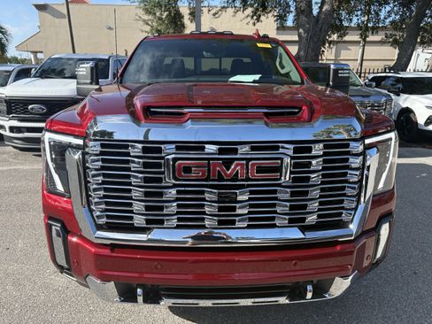 Used 2024 GMC Sierra 2500 Denali w/ Denali Reserve Package AWD/4WD image 2
