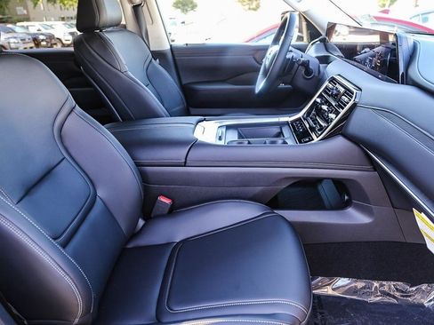 New 2025 Nissan Armada SV AWD/4WD image 18