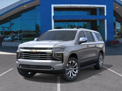 New 2026 Chevrolet Suburban Premier image 6