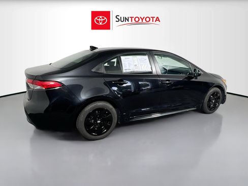 Used 2021 Toyota Corolla LE FWD image 4