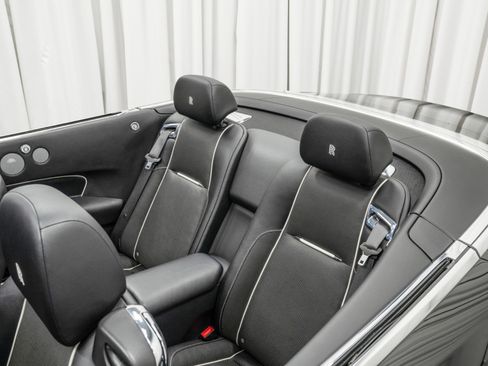 Used 2017 Rolls-Royce Dawn image 15