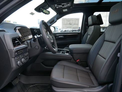 New 2026 Chevrolet Suburban High Country AWD/4WD image 14