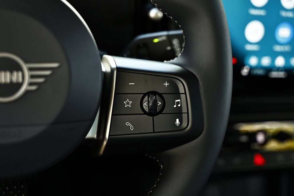 New 2026 MINI Cooper 2-Door Hardtop FWD image 32
