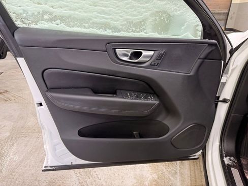 Used 2023 Volvo XC60 B5 Plus w/ Protection Package Premier image 10