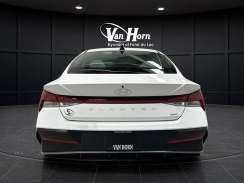 Used 2024 Hyundai Elantra Limited image 14