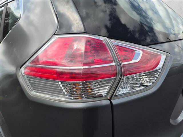 Used 2016 Nissan Rogue S AWD/4WD image 25