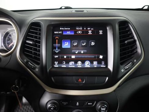 Used 2014 Jeep Cherokee Latitude w/ Cold Weather Group AWD/4WD image 44