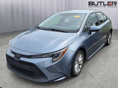 Used 2022 Toyota Corolla LE w/ LE Convenience Package FWD image 2