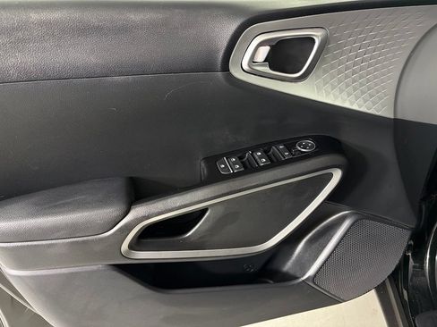 Used 2024 Kia Soul LX w/ Option Group 015 FWD image 14