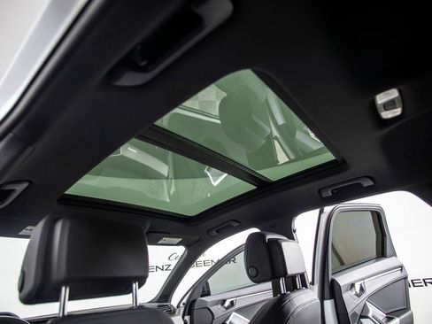 Used 2023 Audi Q3 2.0T Premium w/ Black Optic Package image 26