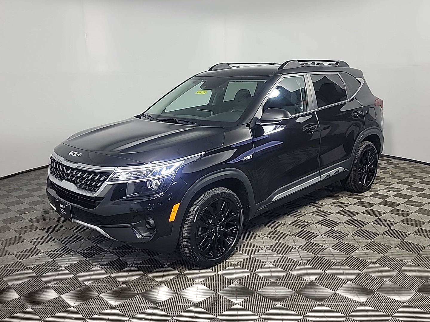 Used 2023 Kia Seltos Nightfall Edition AWD/4WD image 11