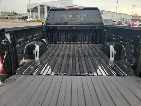 New 2026 GMC Sierra 1500 SLE w/ Preferred Package image 8