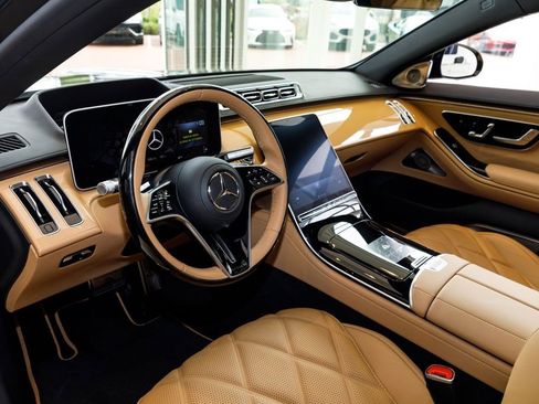 Used 2023 Mercedes-Benz Maybach S 680 4MATIC image 30