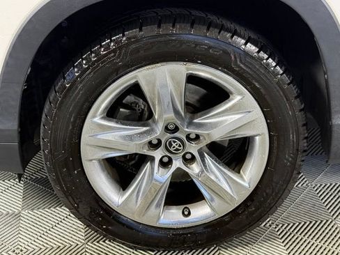 Used 2018 Toyota Highlander Limited FWD image 14