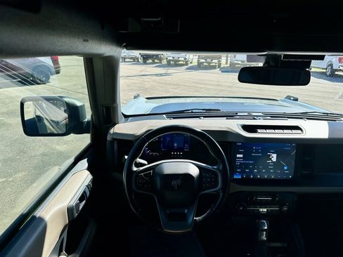 Used 2023 Ford Bronco Wildtrak image 13