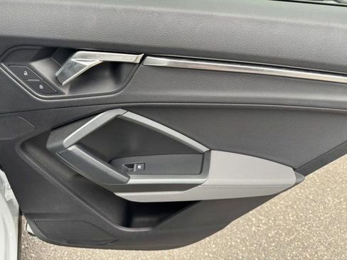 Used 2023 Audi Q3 2.0T Premium w/ Black Optic Sport Package image 31