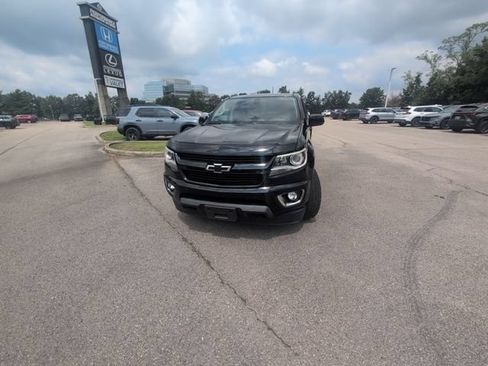 Used 2017 Chevrolet Colorado Z71 w/ Z71 Midnight Edition AWD/4WD image 2