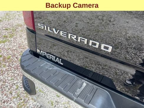 Used 2022 Chevrolet Silverado 1500 LT w/ Convenience Package II AWD/4WD image 11